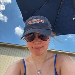 Meet your Posher, Robin